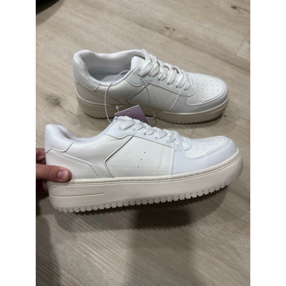 NWT Wild Fable Target Lola Lace Up Platform Sneakers White Memory Foam Size 10 - Picture 2 of 8